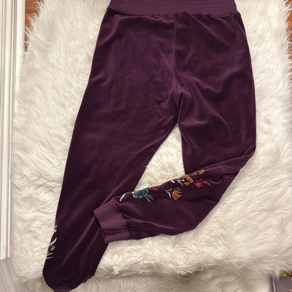 Johnny Was Purple Velour Embroidered Hoodie and Pants Set size M pre-owned. - Picture 7 of 8
